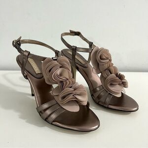 Banana Republic Kriste Ruffle Heels Size 6 1/2